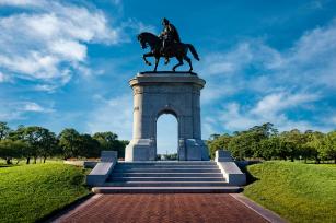 Photo: Public statue on a pedastal